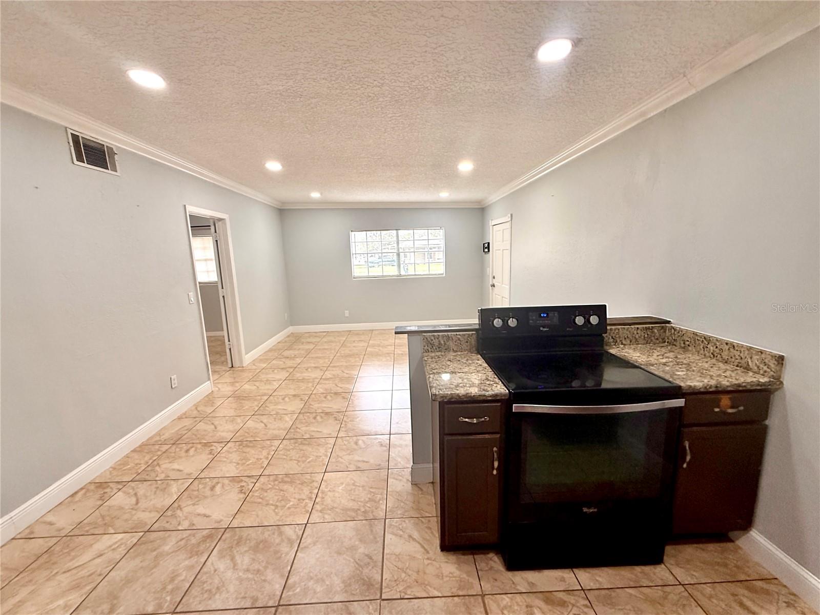 COUNTRY CLUB MANOR UNIT 3 - Residential Lease