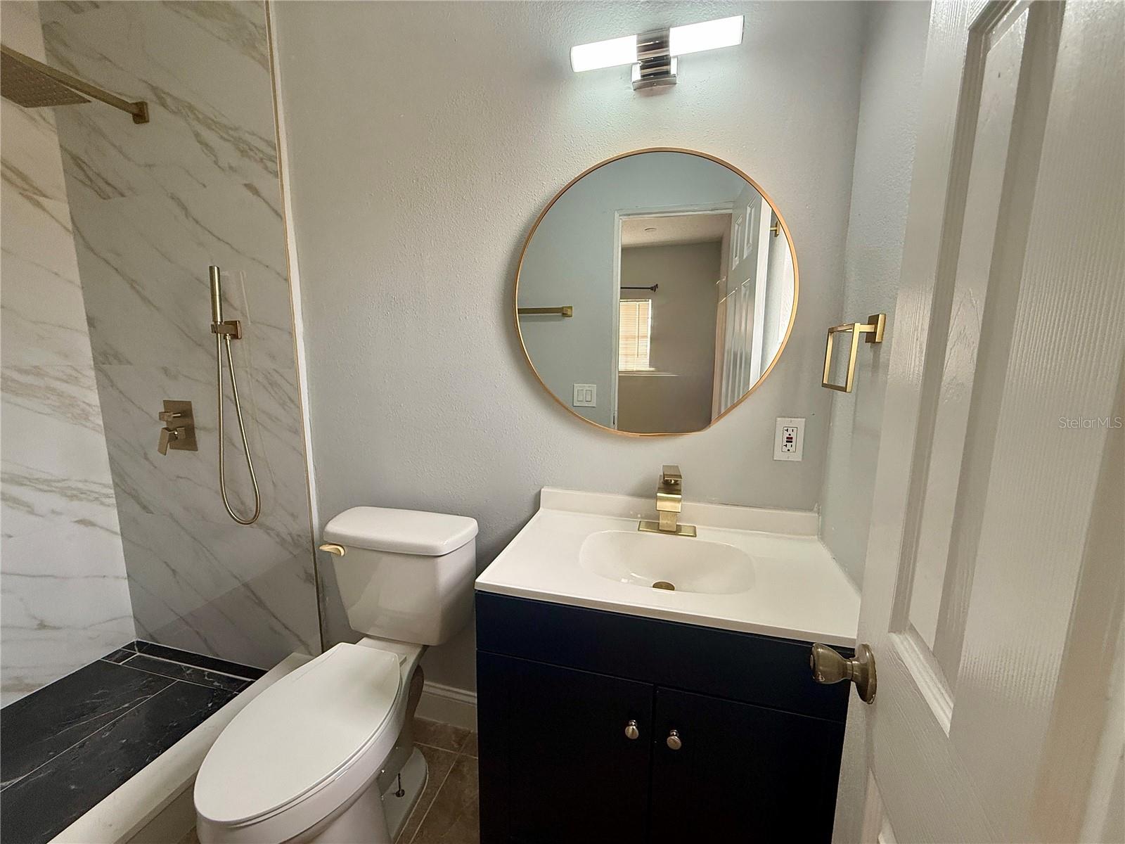 COUNTRY CLUB MANOR UNIT 3 - Residential Lease