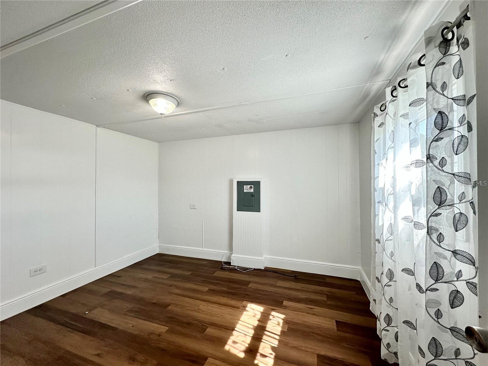 LITTLE LAKE WEIR - Residential