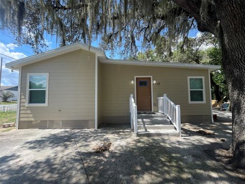 A home in APOPKA