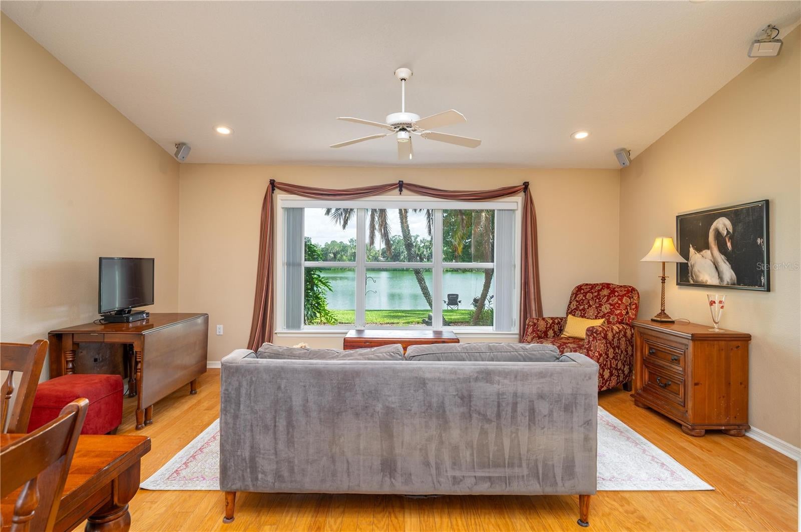 5667 WATER OAK LANE