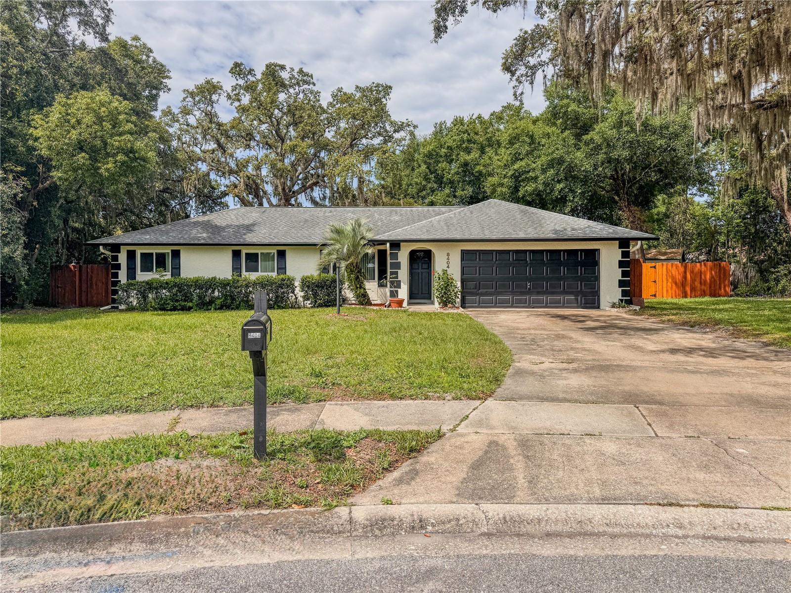 8404 SINGAPORE COURT