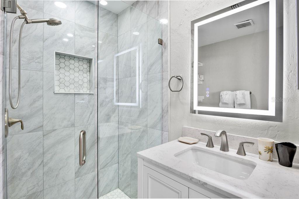 JAMAICA ROYALE - Residential