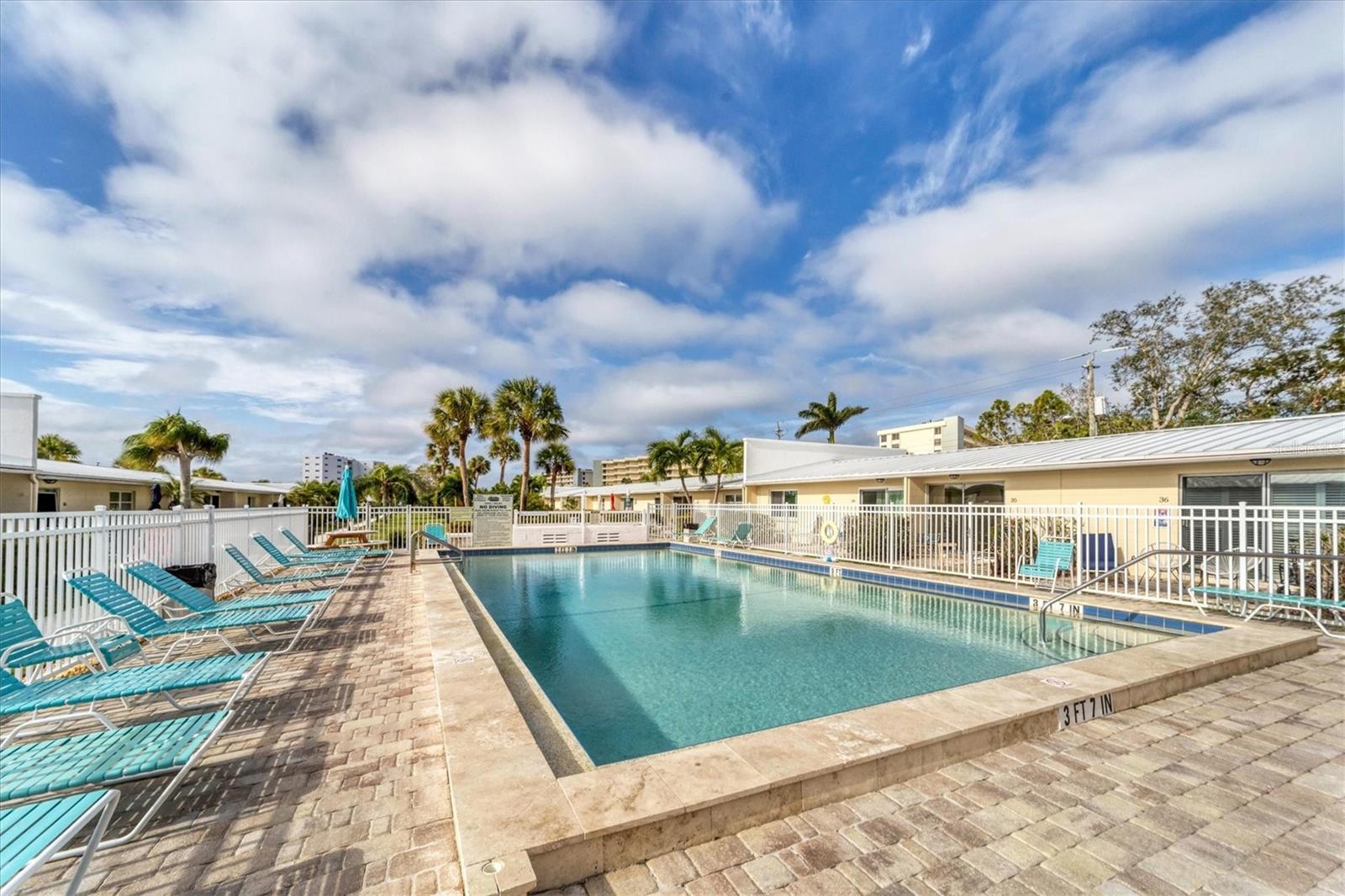 JAMAICA ROYALE - Residential