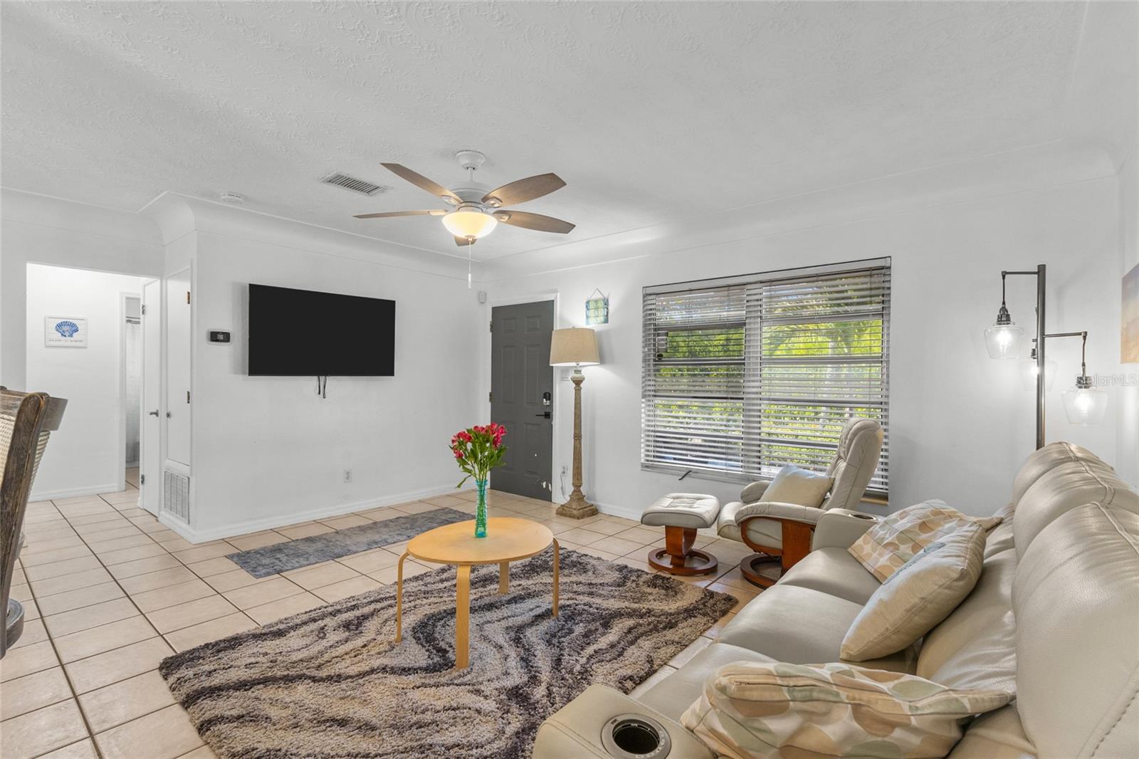 SOUTH GATE - Residential