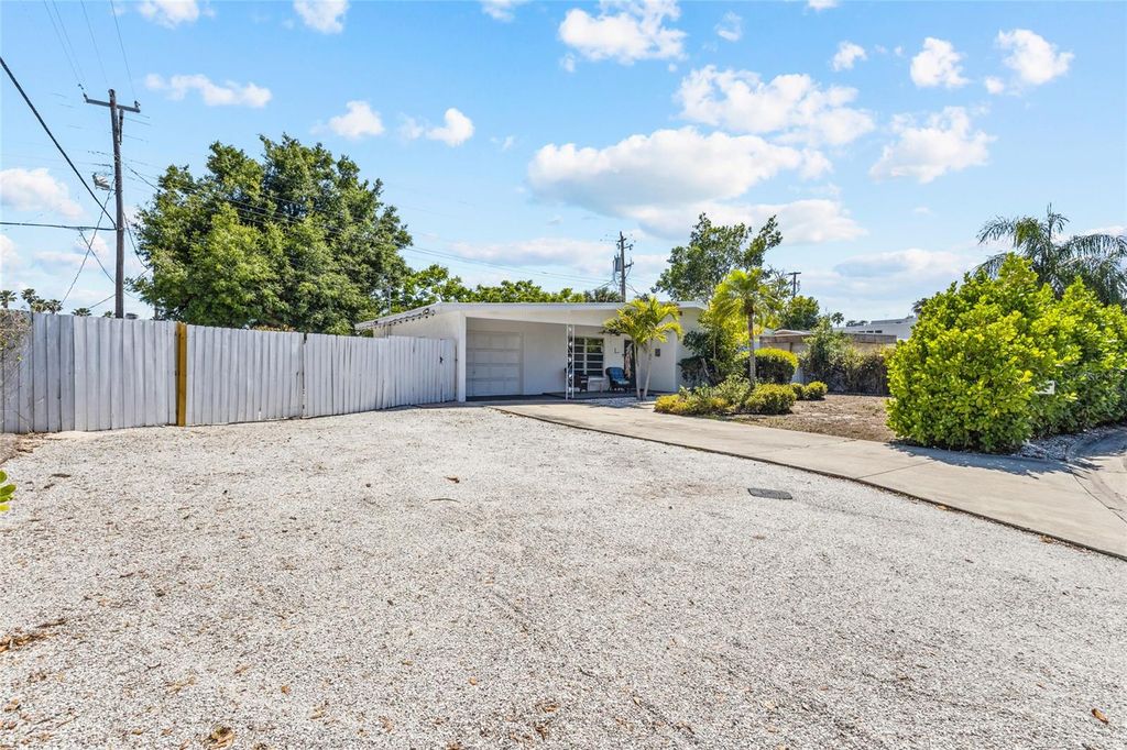 Photo of 2082 Orchid Street, Sarasota, FL 34239 (MLS # A4690466)