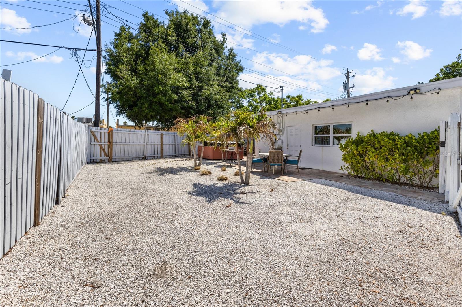 SOUTH GATE - Residential