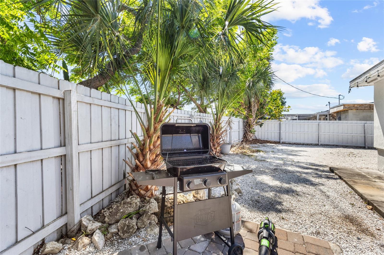 SOUTH GATE - Residential