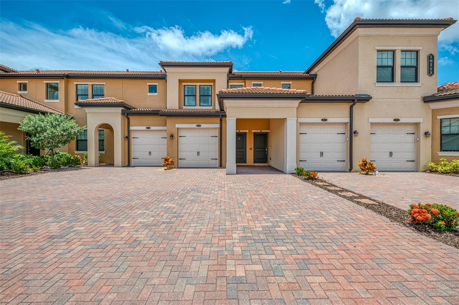 SARASOTA NATIONAL - Residential