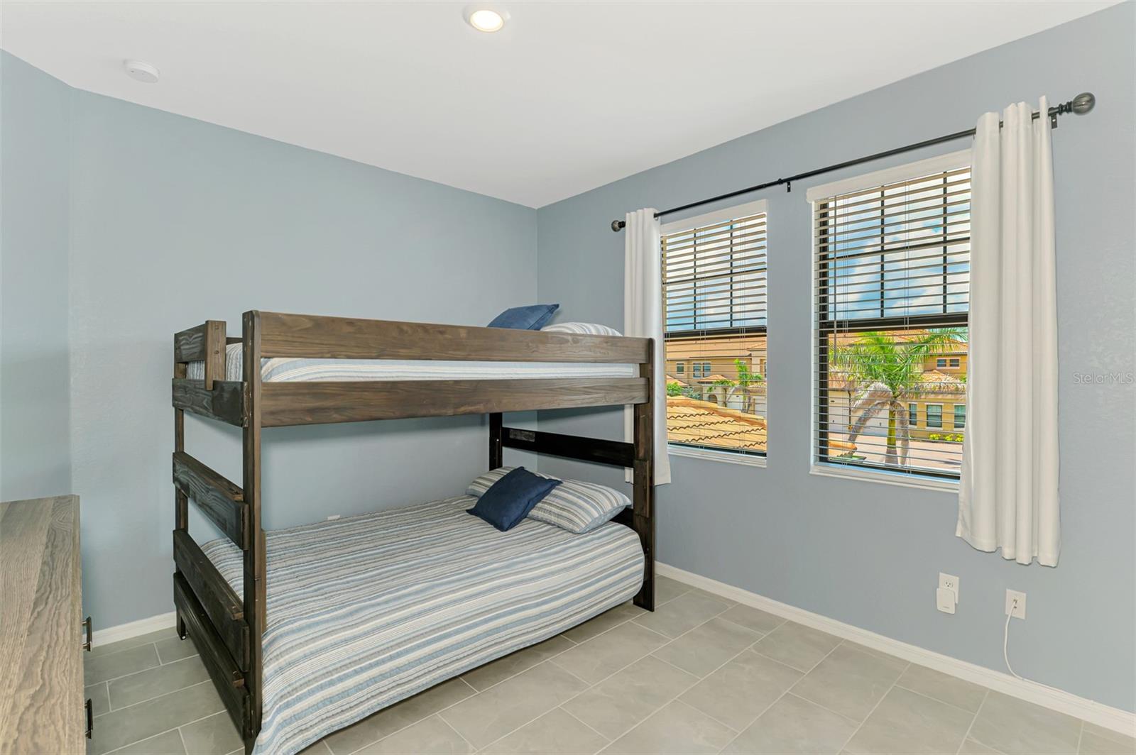 SARASOTA NATIONAL - Residential