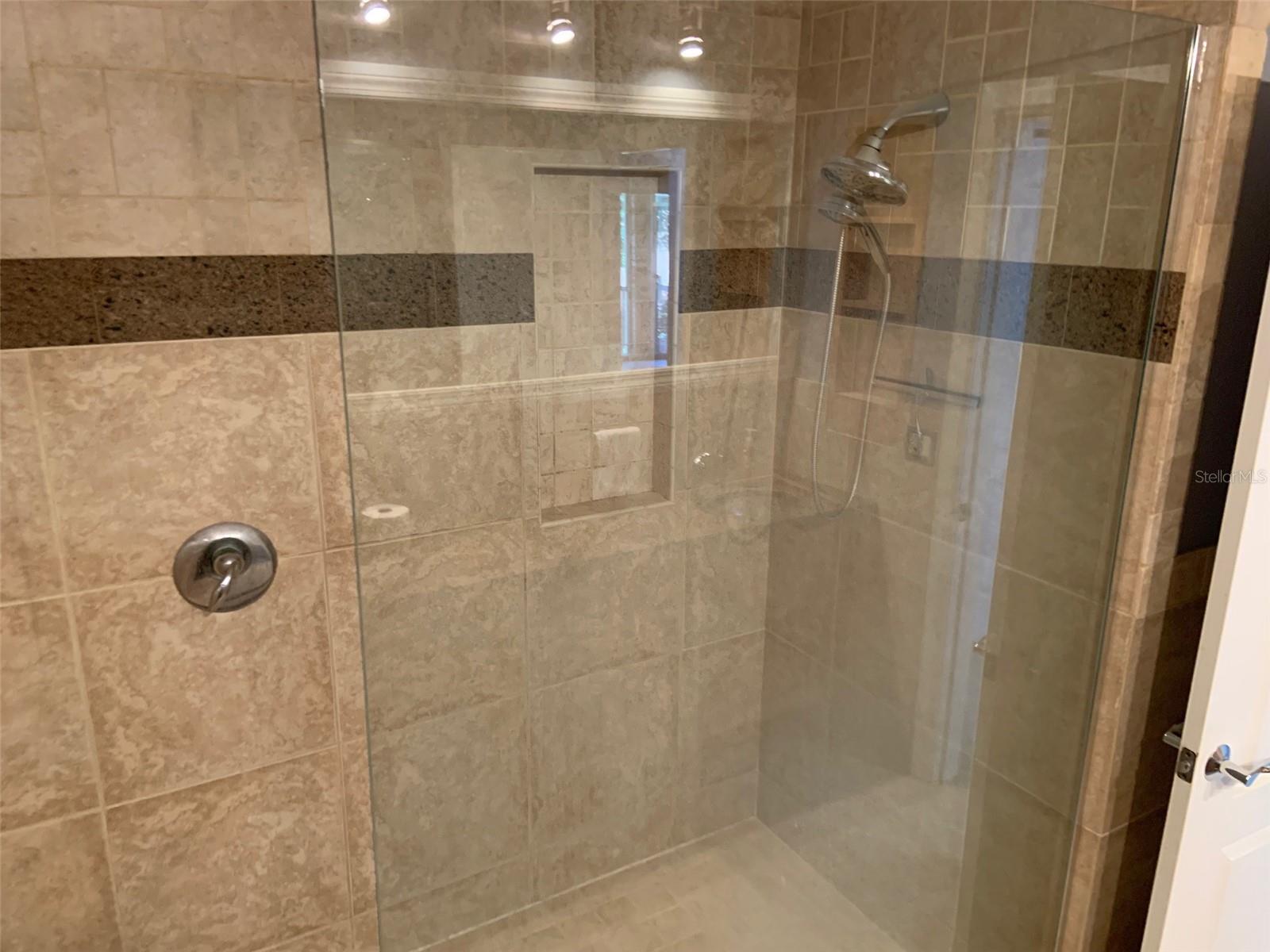 PLANTATION APTS ORLANDO - Residential Lease