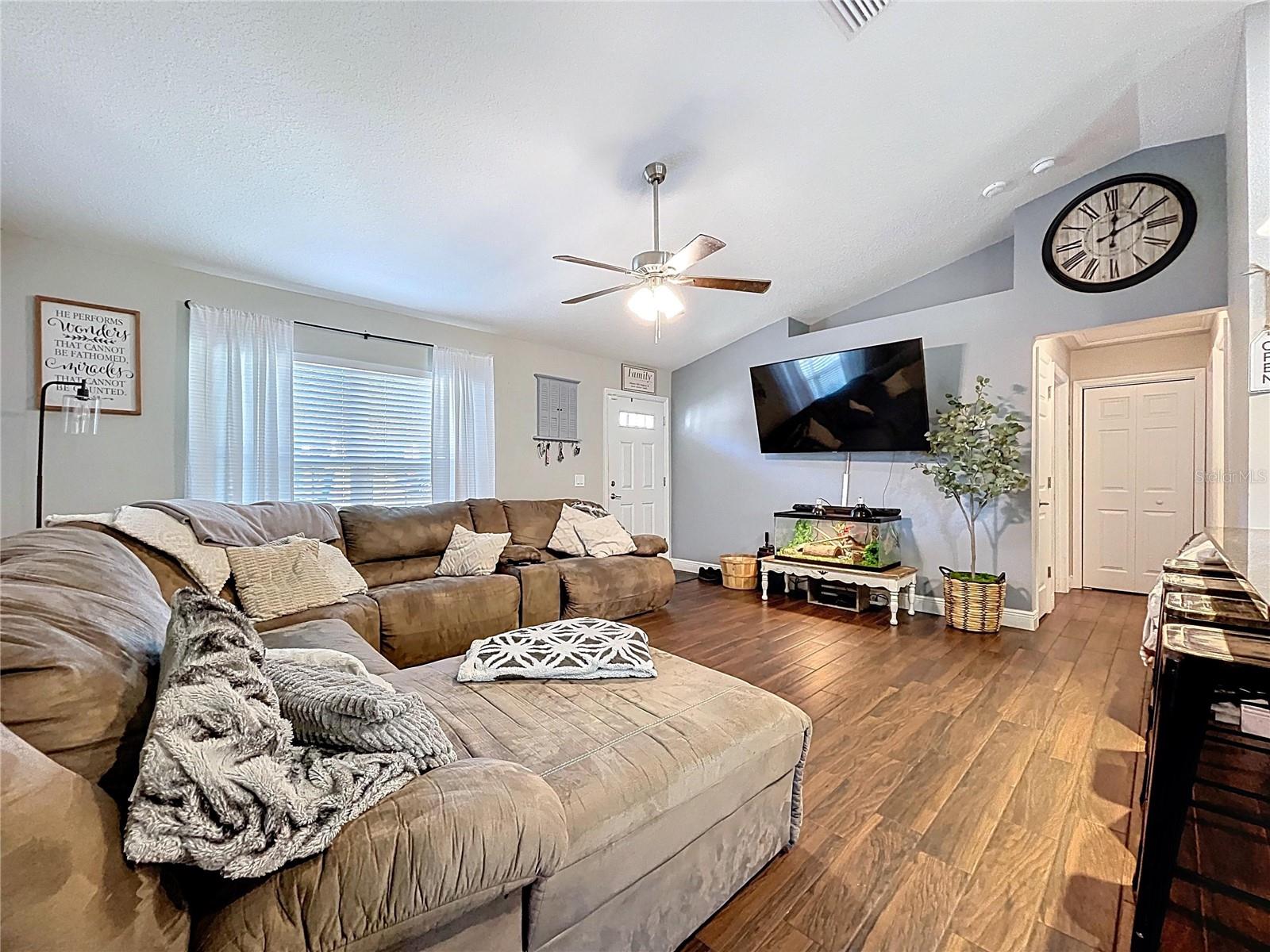 CITRUS SPGS UNIT 03 - Residential