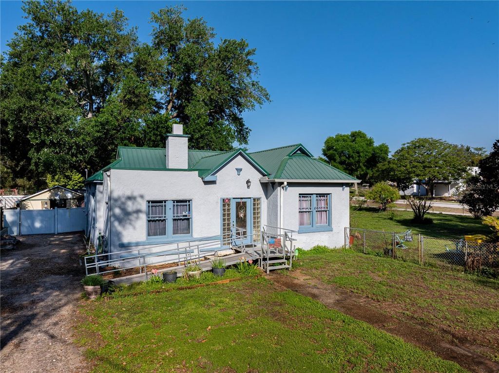 Photo of 530 S 7th Street, Lake Wales, FL 33853 (MLS # O6395623)