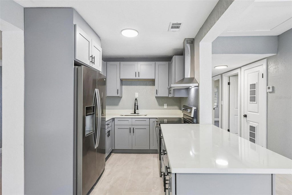 Photo of 2217 Mallory Avenue, Tampa, FL 33605 (MLS # O6442748)