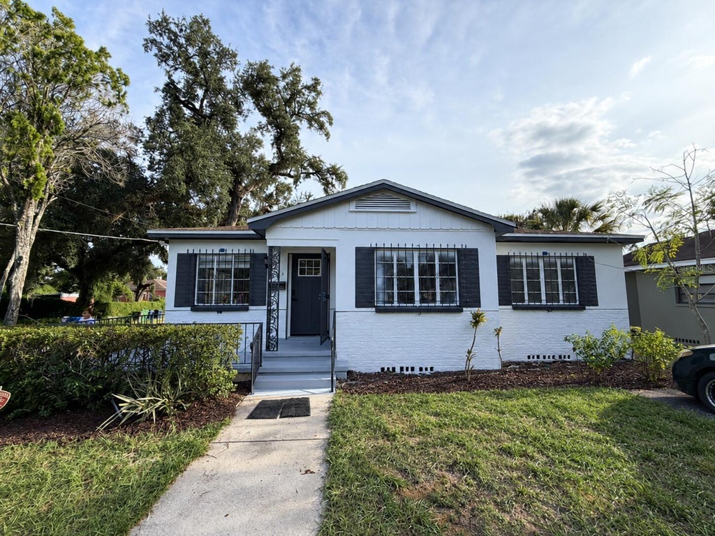 Photo of 2217 Mallory Avenue, Tampa, FL 33605 (MLS # O6442748)