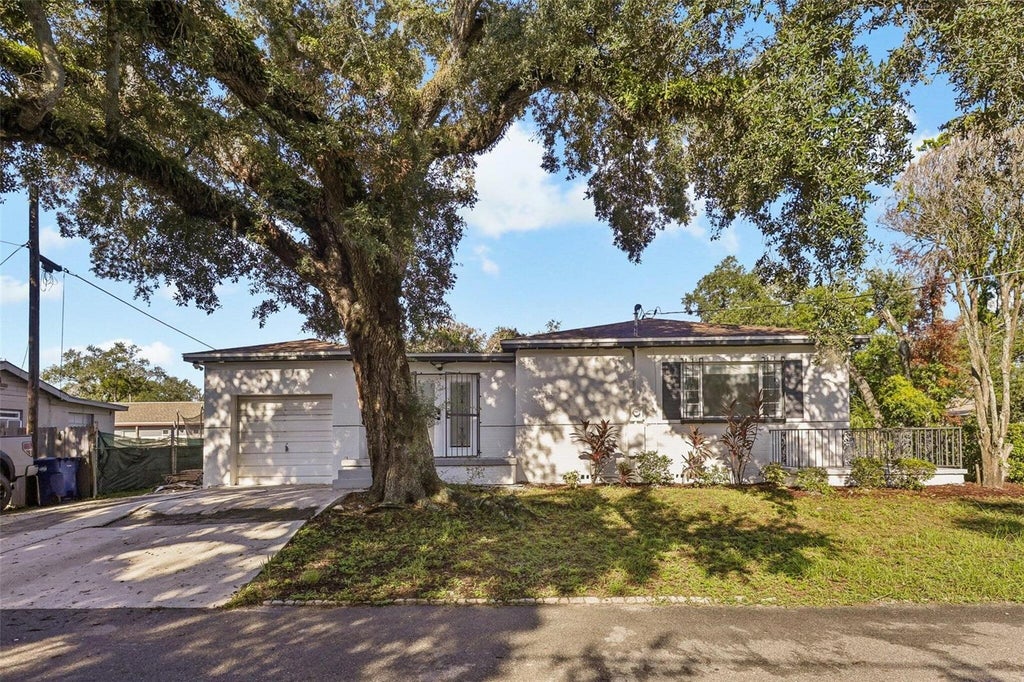 Photo of 2217 Mallory Avenue, Tampa, FL 33605 (MLS # O6442748)