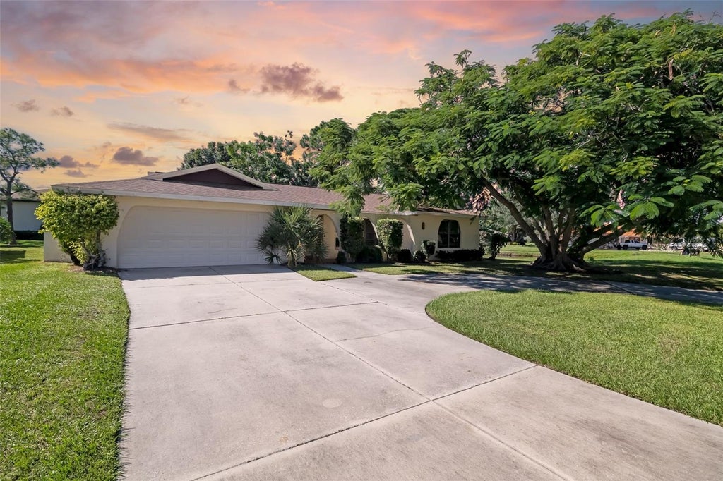 Photo of 3065 Ringwood Meadow, Sarasota, FL 34235 (MLS # A4710507)
