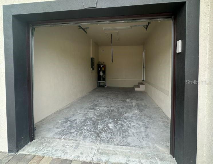 BROOKWOOD ESTATES - Residential Lease