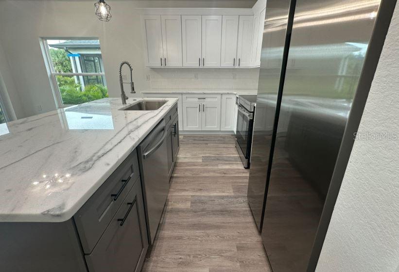 BROOKWOOD ESTATES - Residential Lease