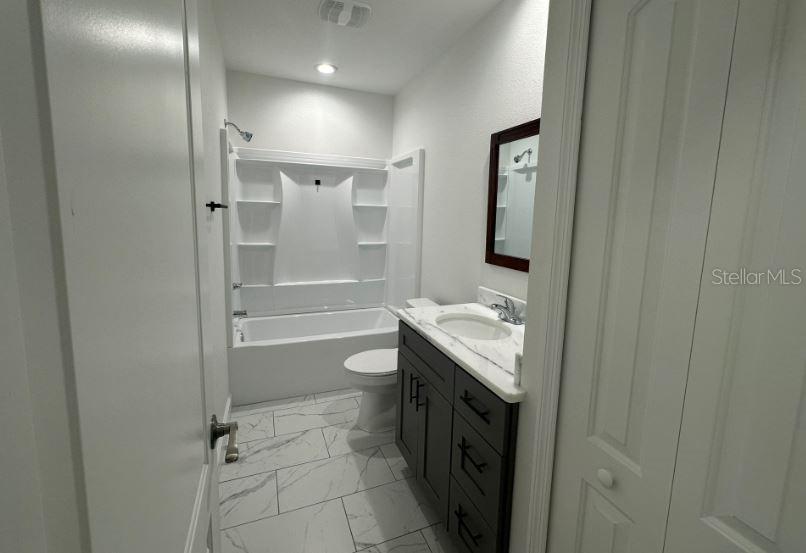 BROOKWOOD ESTATES - Residential Lease