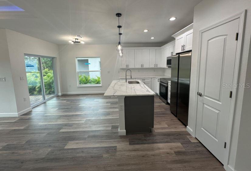 BROOKWOOD ESTATES - Residential Lease