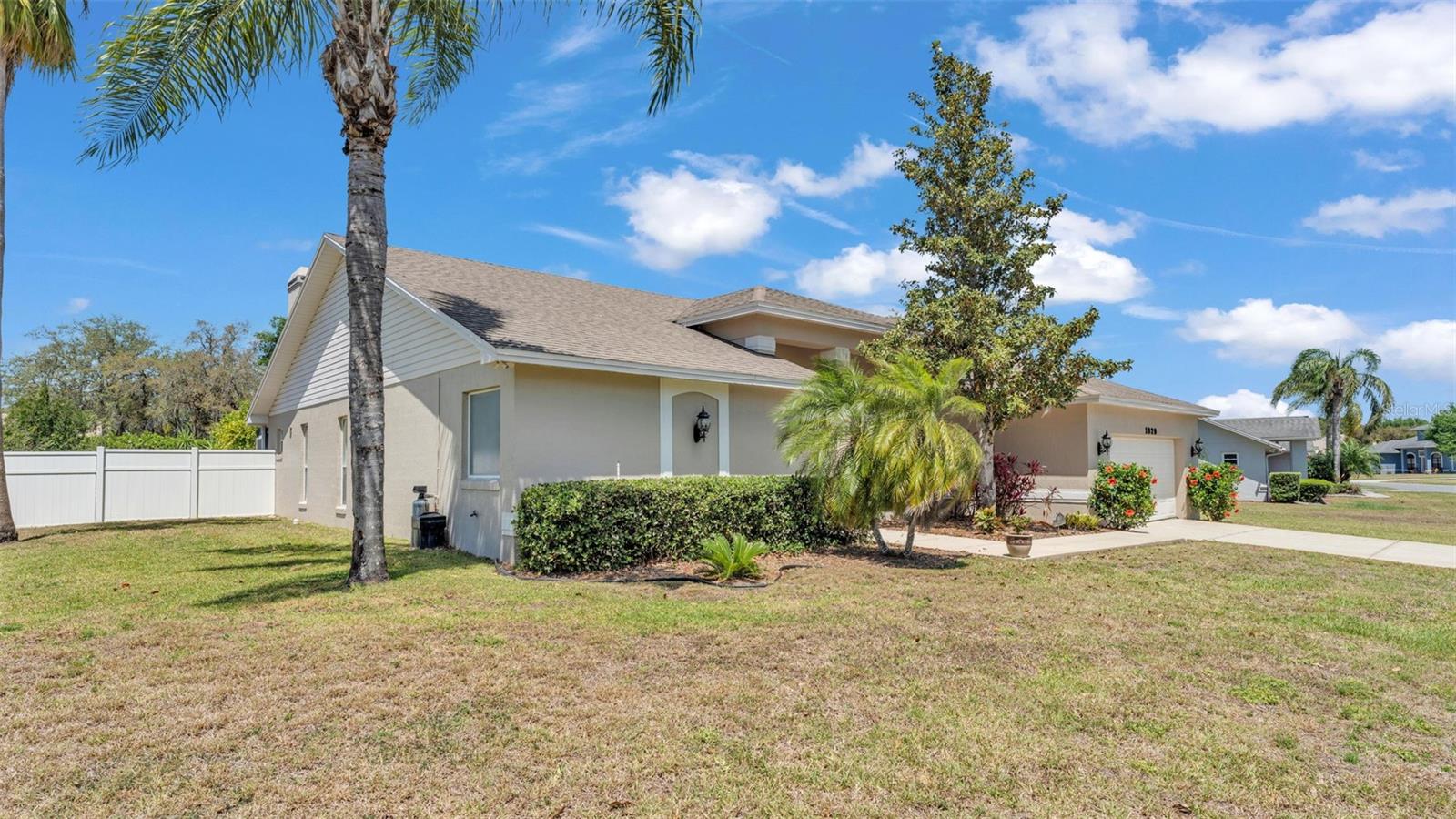 1920 FARRINGTON DRIVE