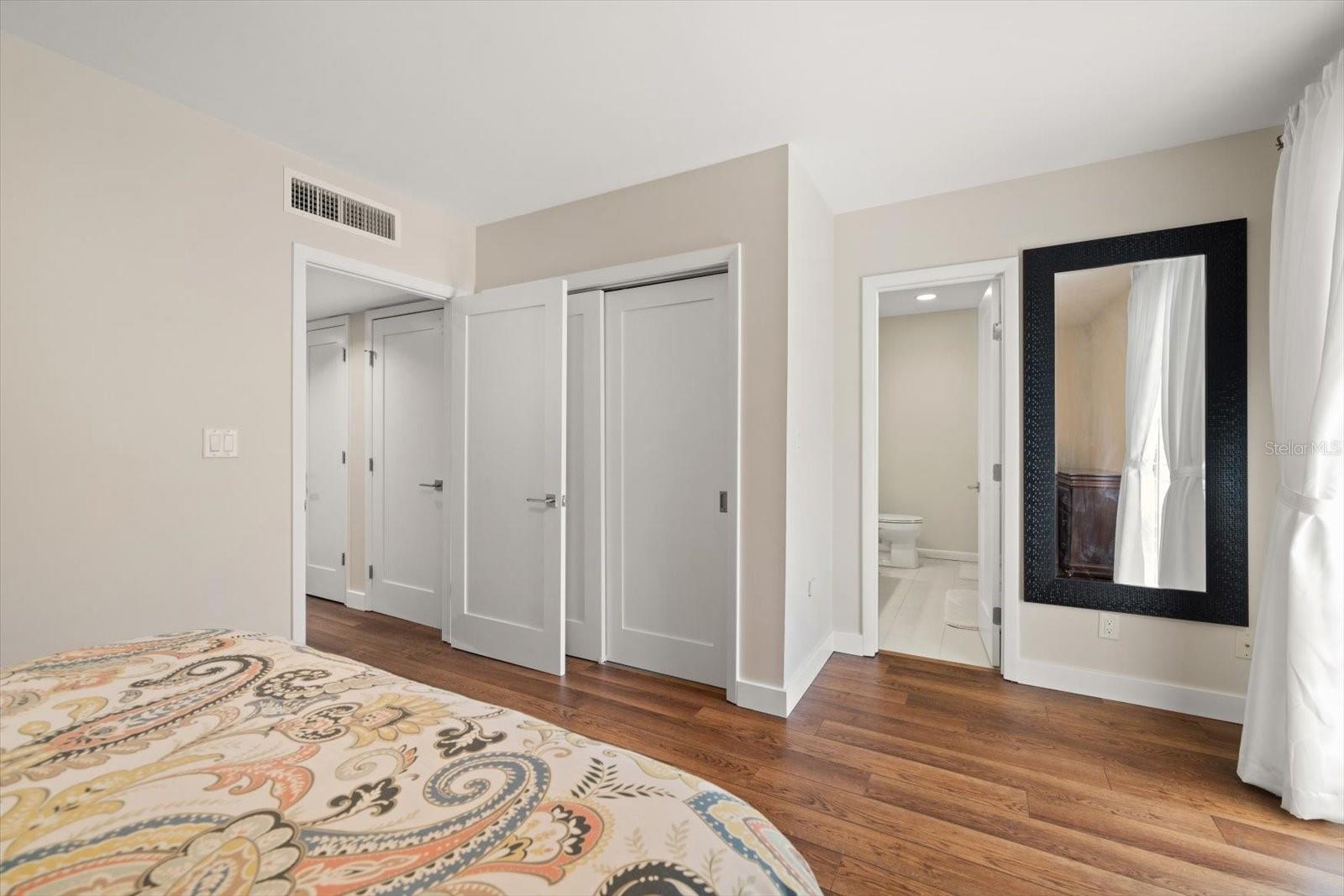 HAWTHORNE POINT CONDO APT - Residential
