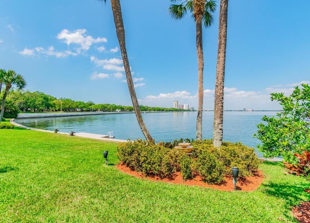 HAWTHORNE POINT CONDO APT - Residential
