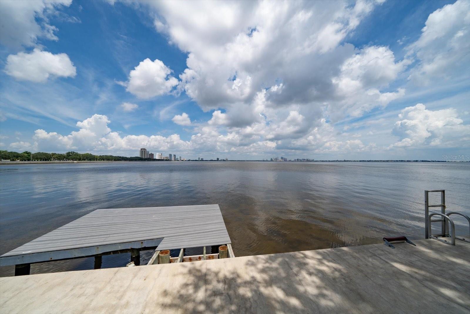 HAWTHORNE POINT CONDO APT - Residential