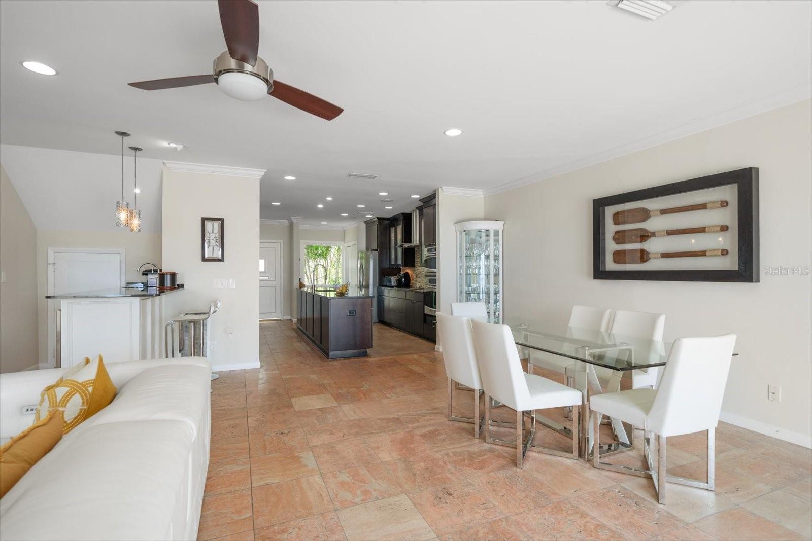 HAWTHORNE POINT CONDO APT - Residential