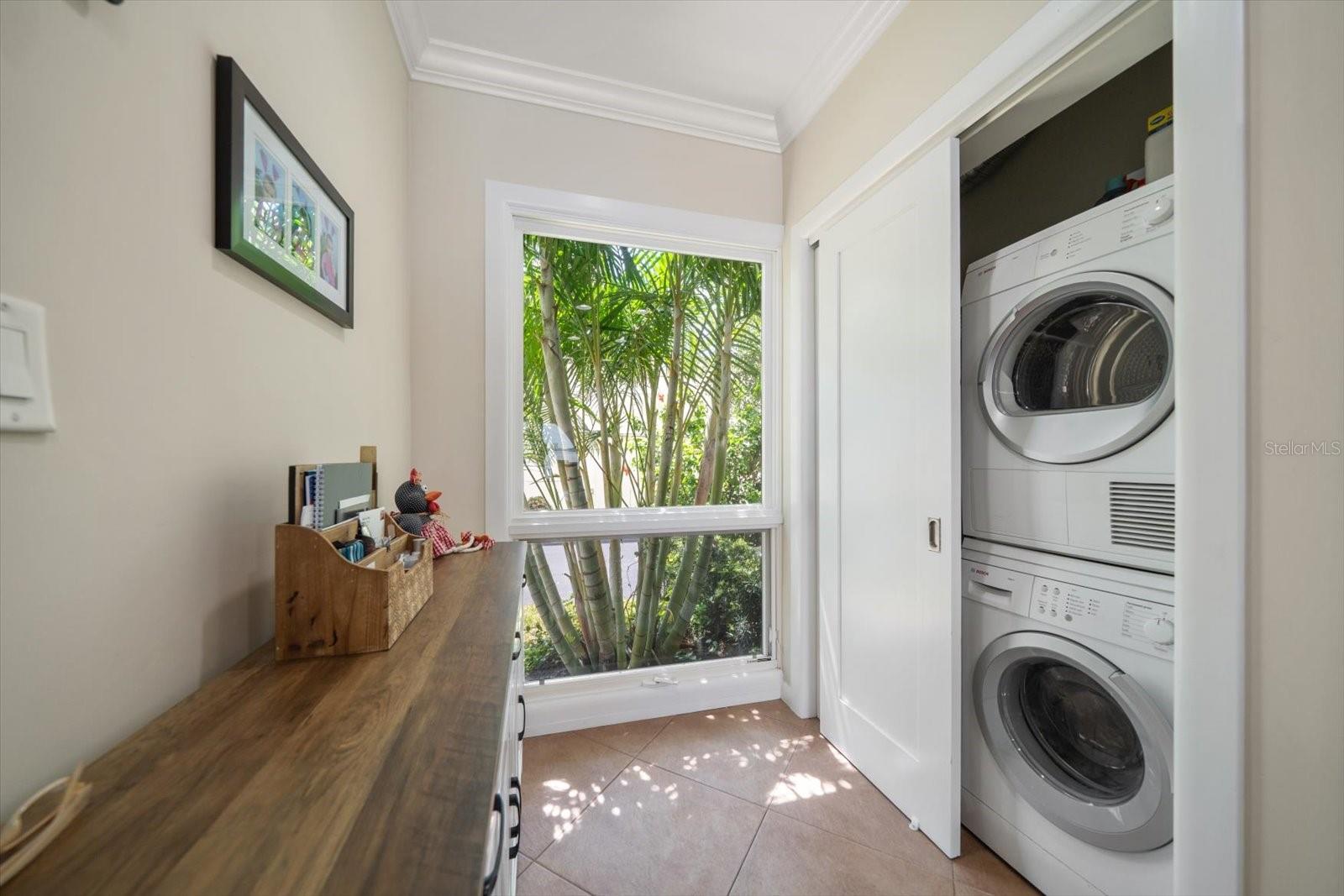 HAWTHORNE POINT CONDO APT - Residential