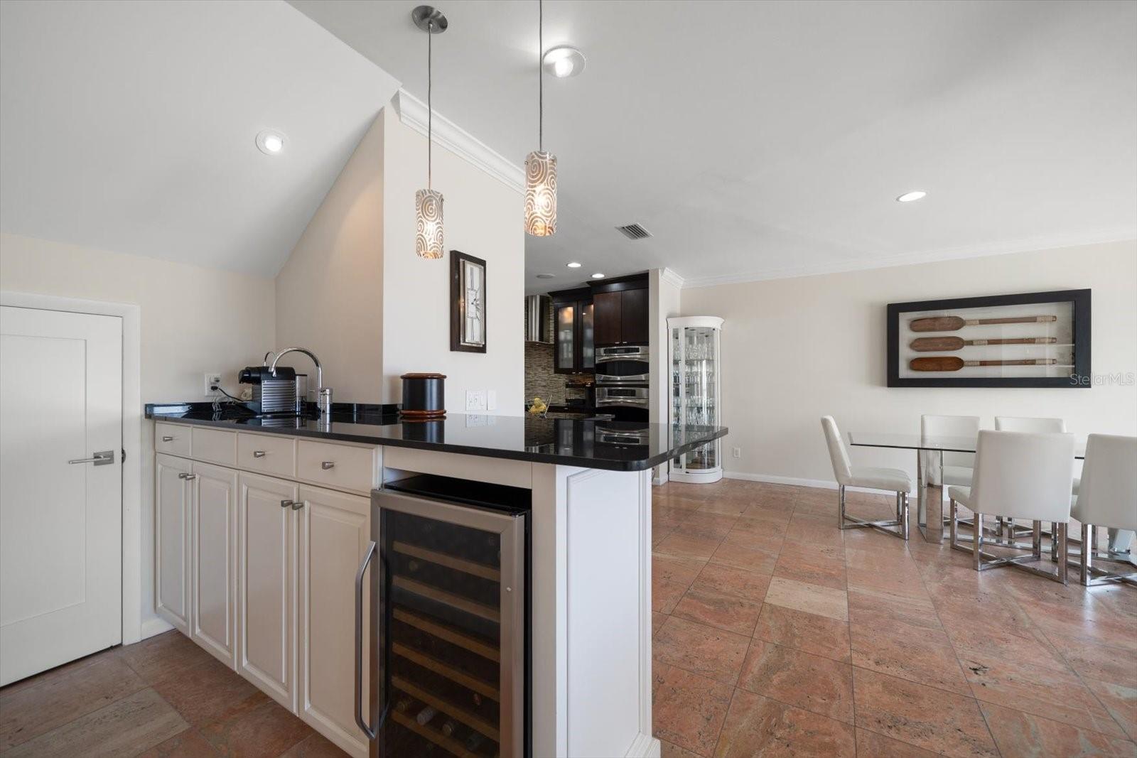 HAWTHORNE POINT CONDO APT - Residential