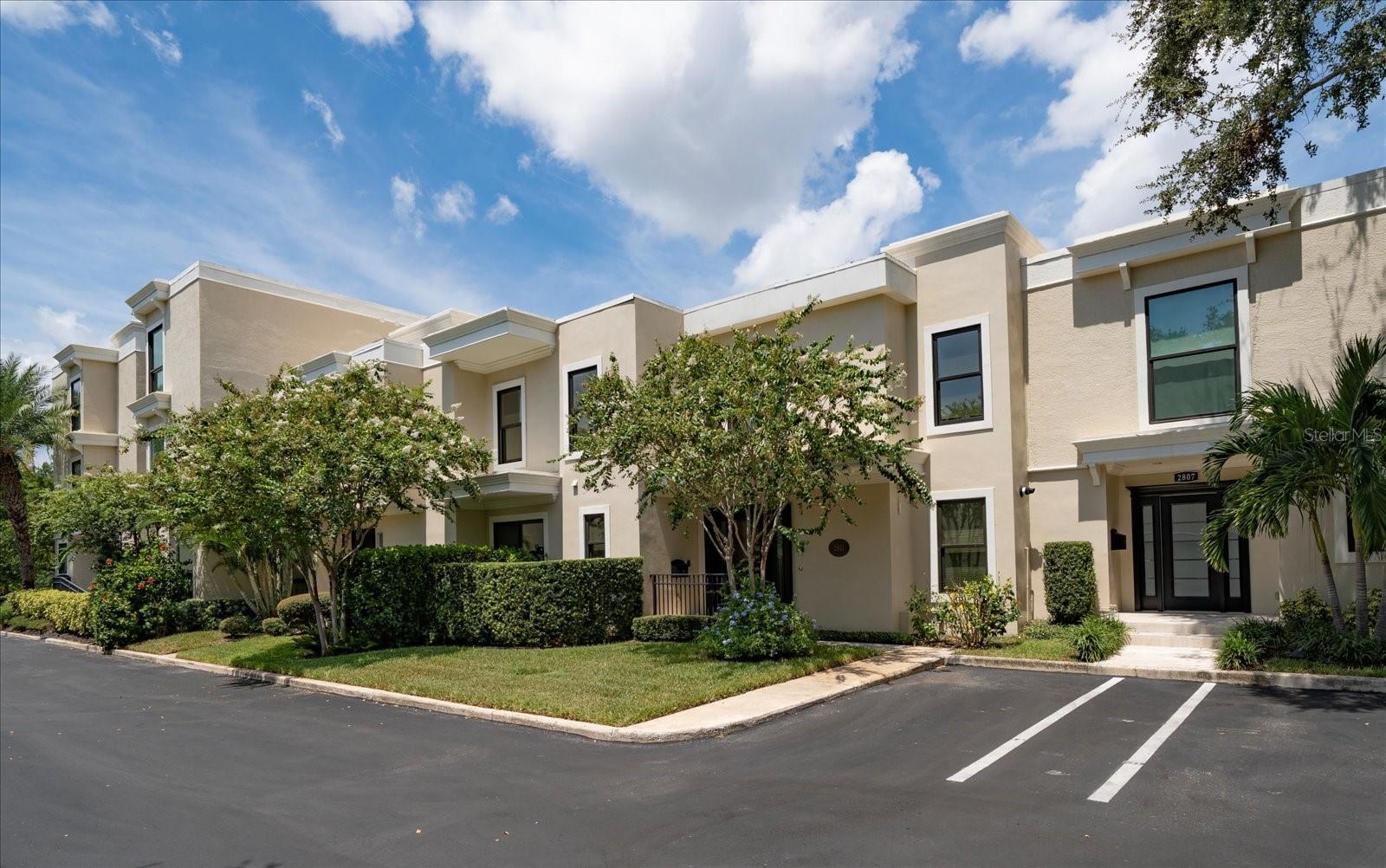 HAWTHORNE POINT CONDO APT - Residential