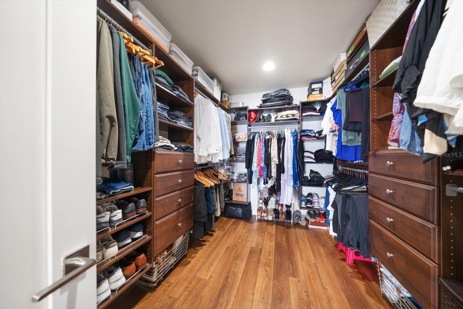 HAWTHORNE POINT CONDO APT - Residential