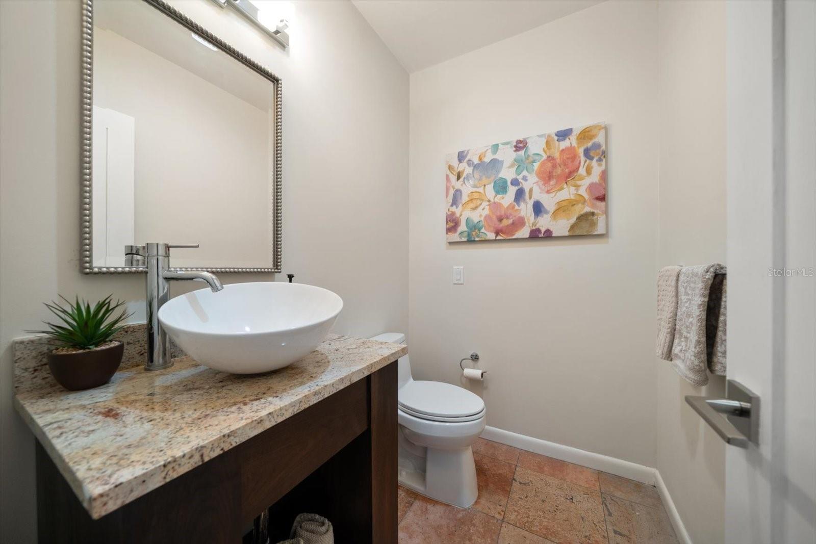 HAWTHORNE POINT CONDO APT - Residential