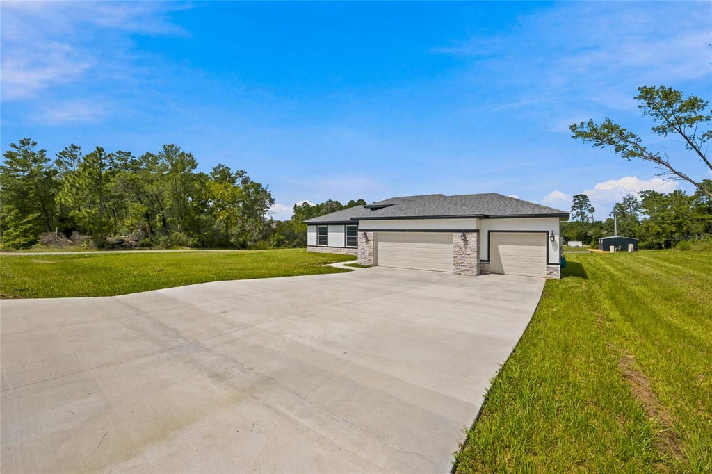 Photo of 4347 SW 112th Lane, Ocala, FL 34476 (MLS # OM732325)
