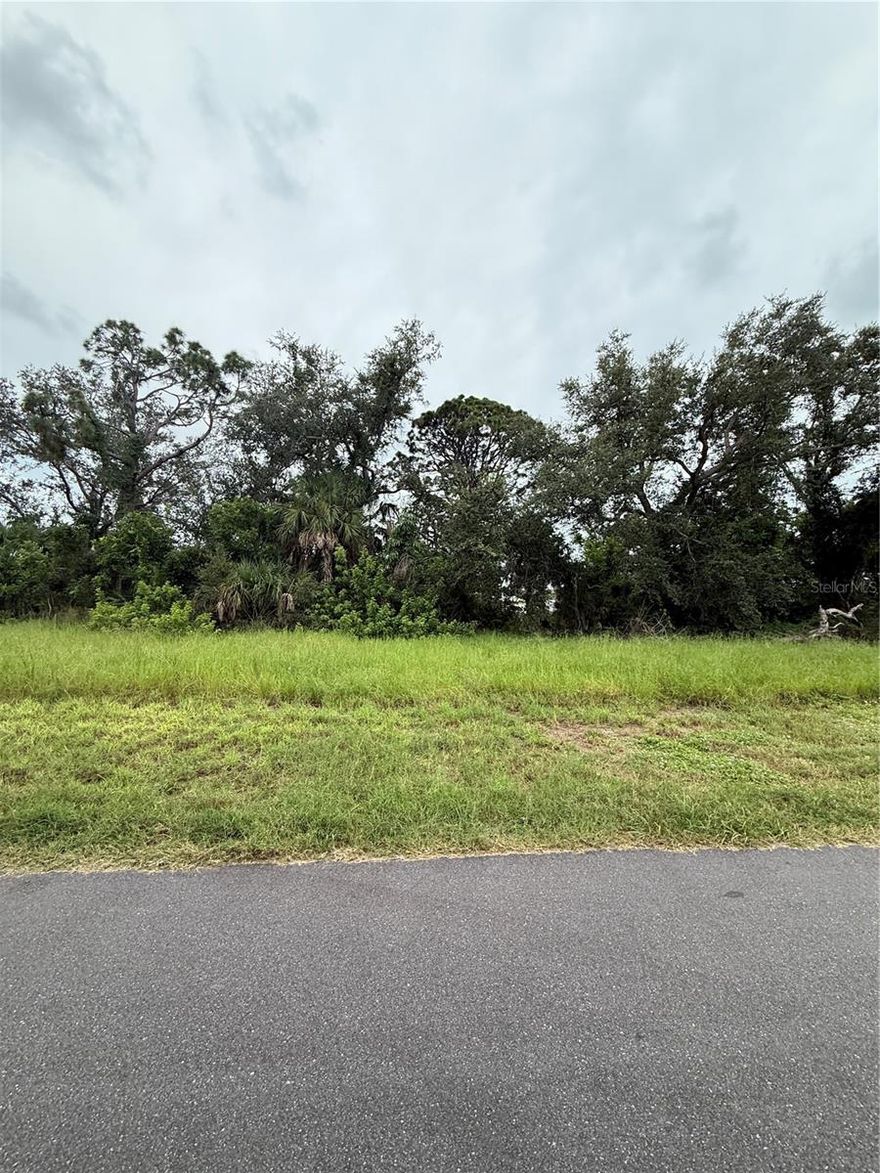 Rare Opportunity Near the Coast!
This unique street-to-street parcel offers endless potential just minutes from the beach, local restaurants, and shopping. With 120 feet of road frontage and 164 feet of depth, the property stretches from Andrews Street to North Lane, providing versatile building options.
Design your dream home with the flexibility to place your residence on either road and enjoy a pool and garage on the opposite side, or simply maintain the natural wooded backdrop for privacy.
Don’t miss out on this exceptional parcel at an incredible value—opportunities like this are rare!