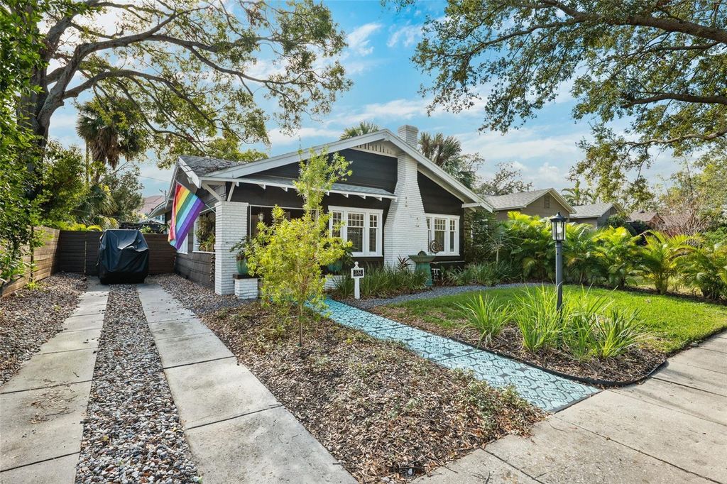 Photo of 132 17th Avenue N, St Petersburg, FL 33704 (MLS # O6360286)