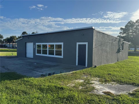 Photo of 635 S Central Avenue, Apopka, FL 32703 (MLS # O6448148)