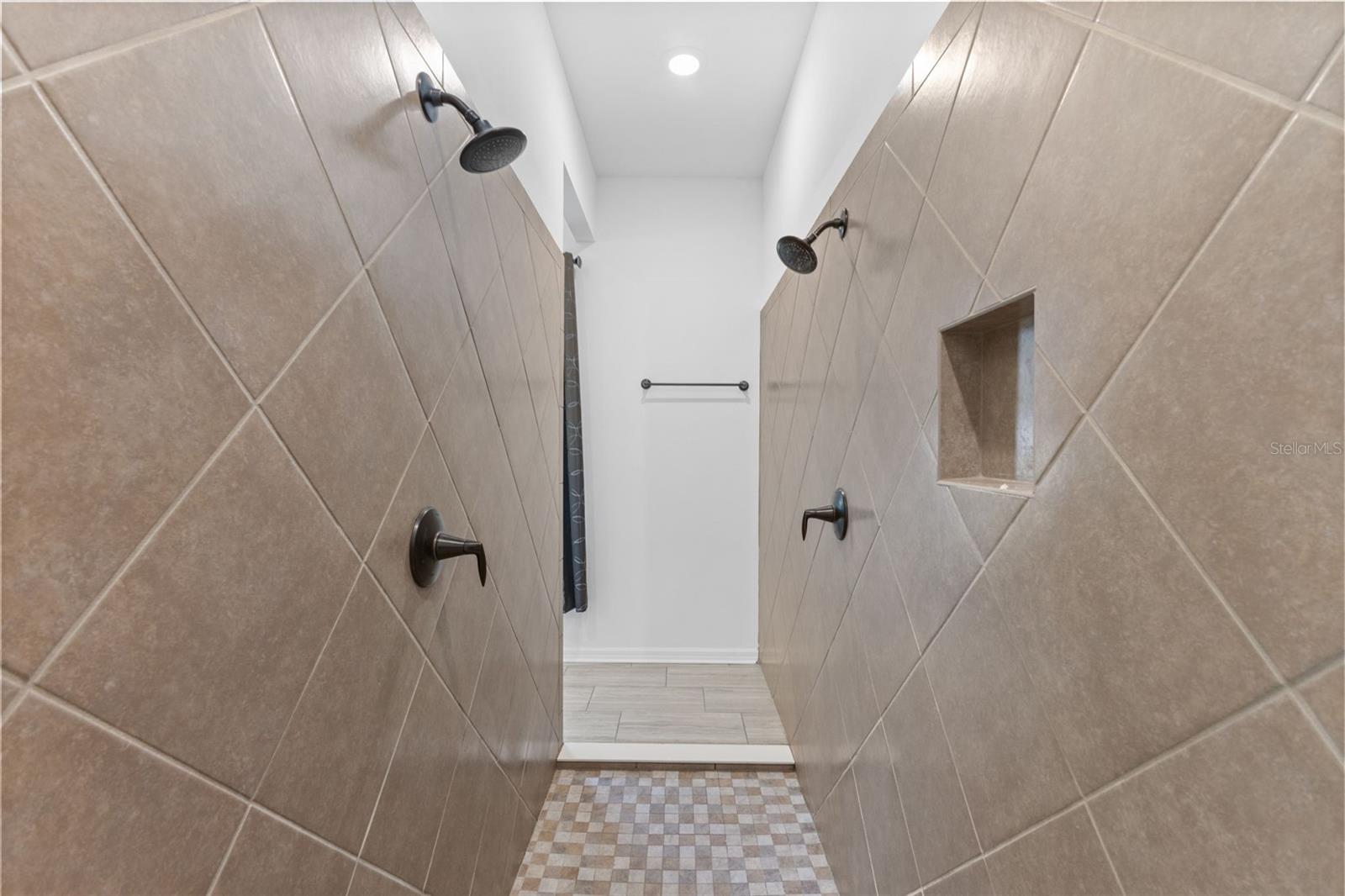 SERENITY CREEK REP OF TR N - Residential