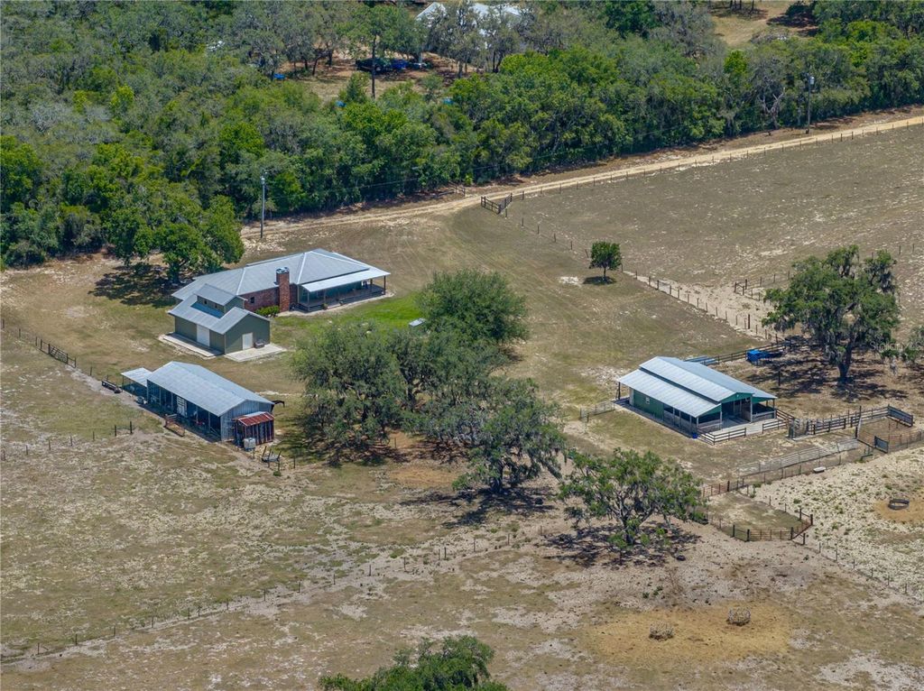 Photo of 10790 Jim Edwards Road, Haines City, FL 33844 (MLS # L4954429)