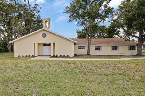 — beds bed, — baths bath property at 4704 Kelly Road, Tampa, FL 33615