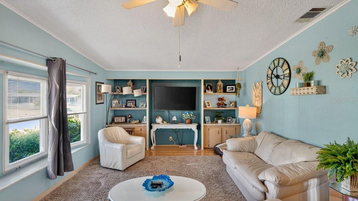 LAURELWOOD MOBILE ESTATES UNIT 01 - Residential