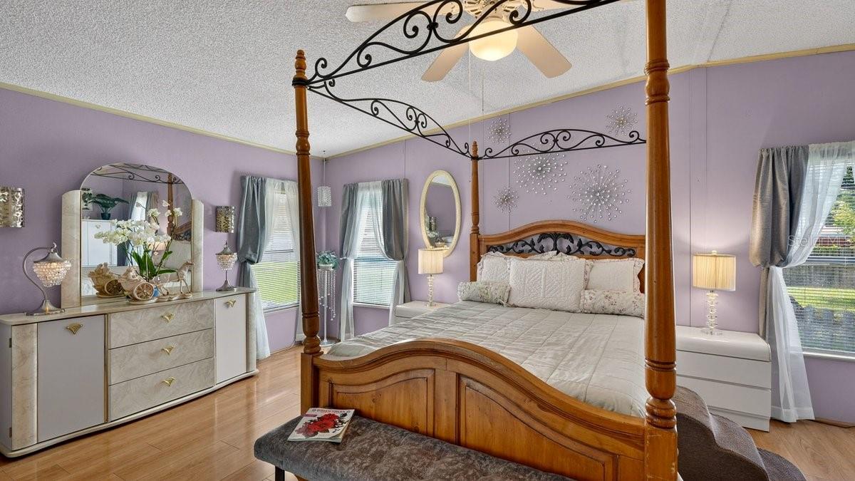 LAURELWOOD MOBILE ESTATES UNIT 01 - Residential