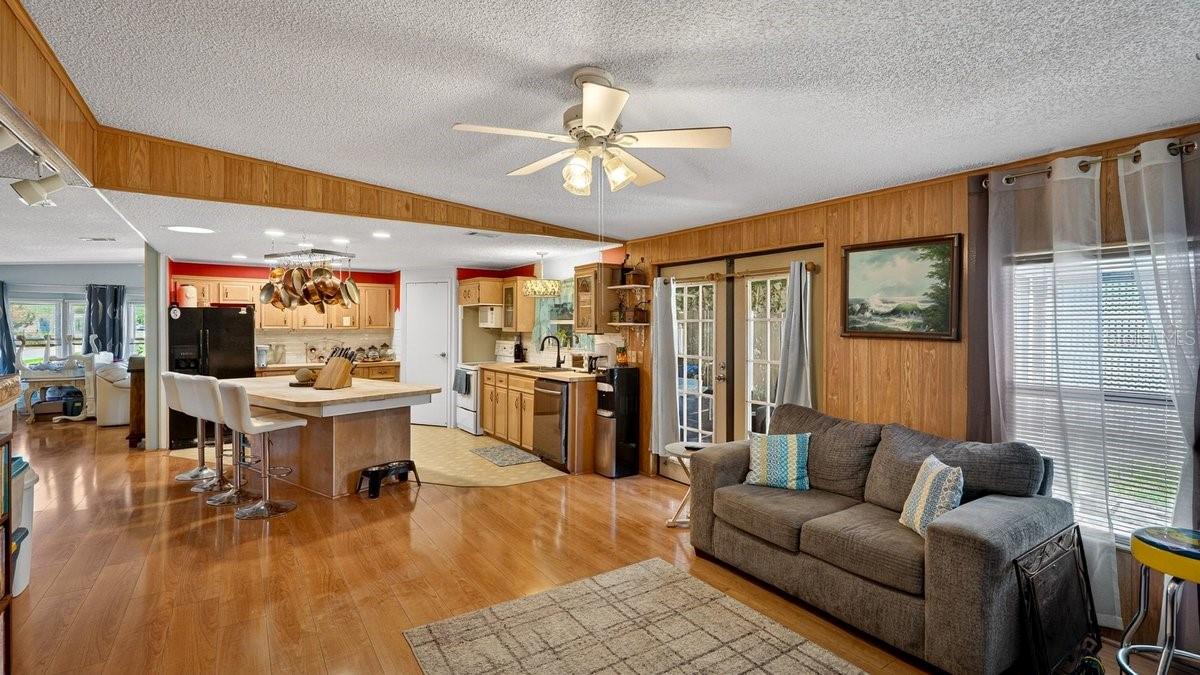 LAURELWOOD MOBILE ESTATES UNIT 01 - Residential