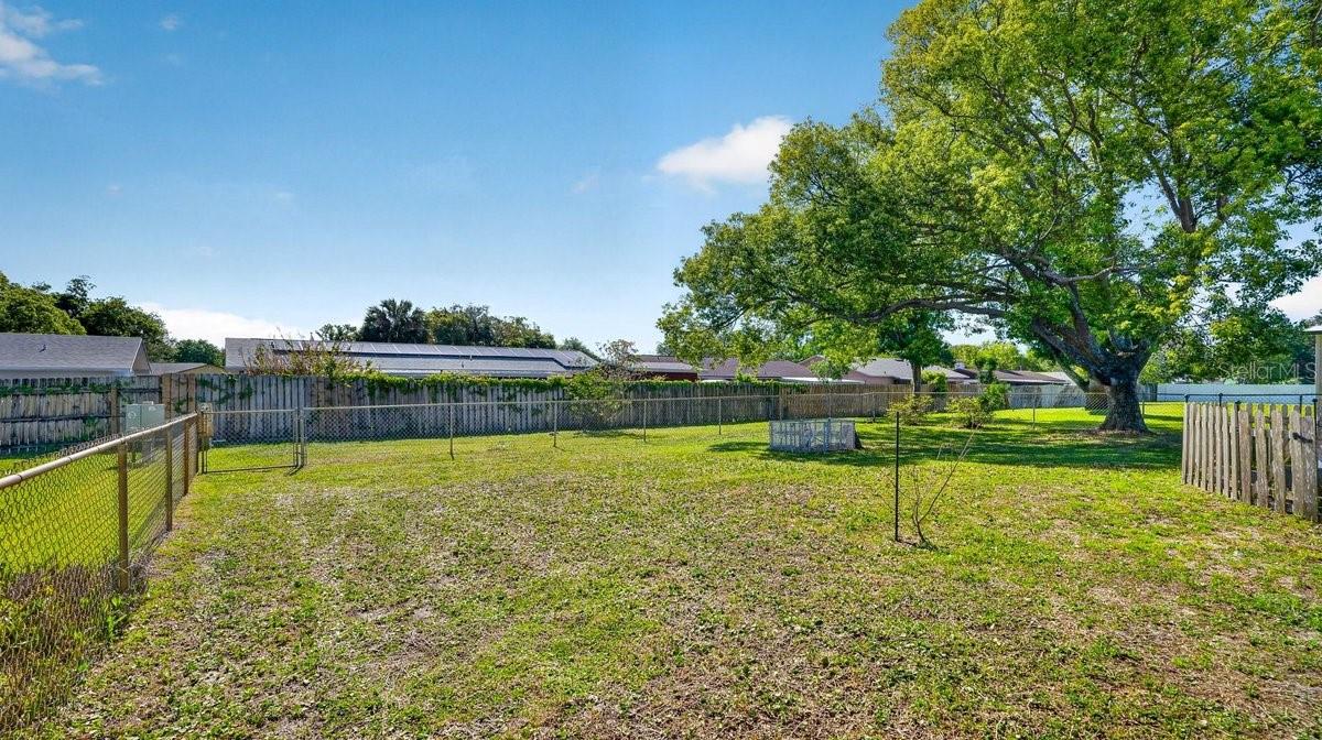 LAURELWOOD MOBILE ESTATES UNIT 01 - Residential