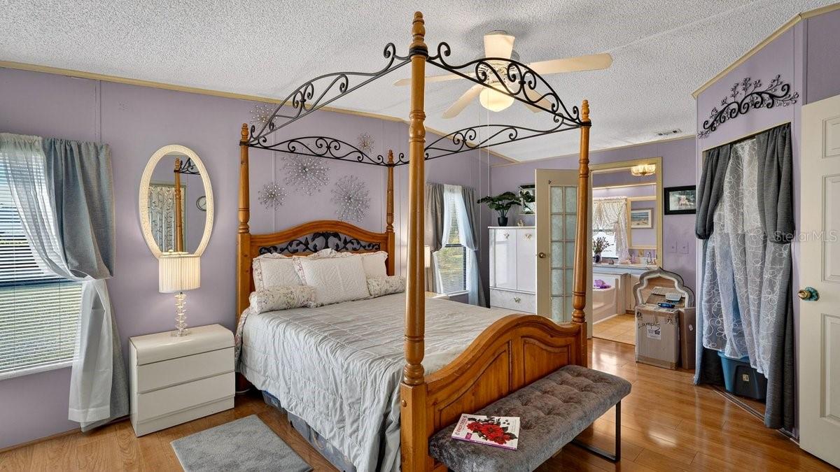LAURELWOOD MOBILE ESTATES UNIT 01 - Residential
