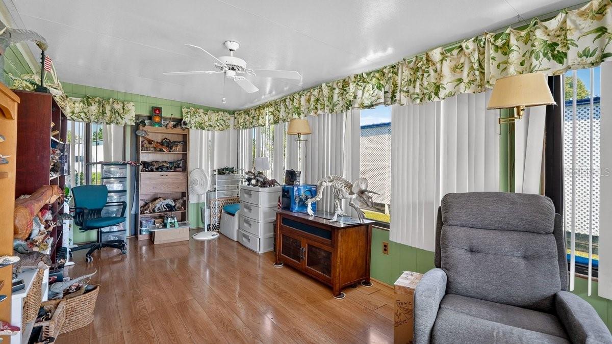 LAURELWOOD MOBILE ESTATES UNIT 01 - Residential