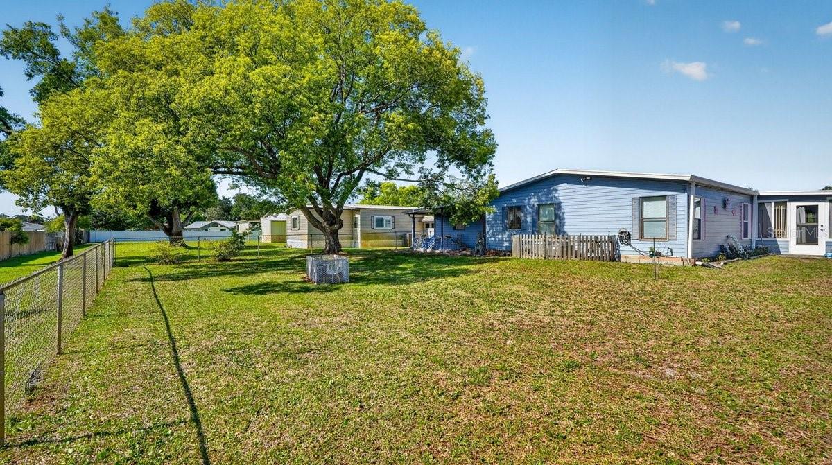 LAURELWOOD MOBILE ESTATES UNIT 01 - Residential