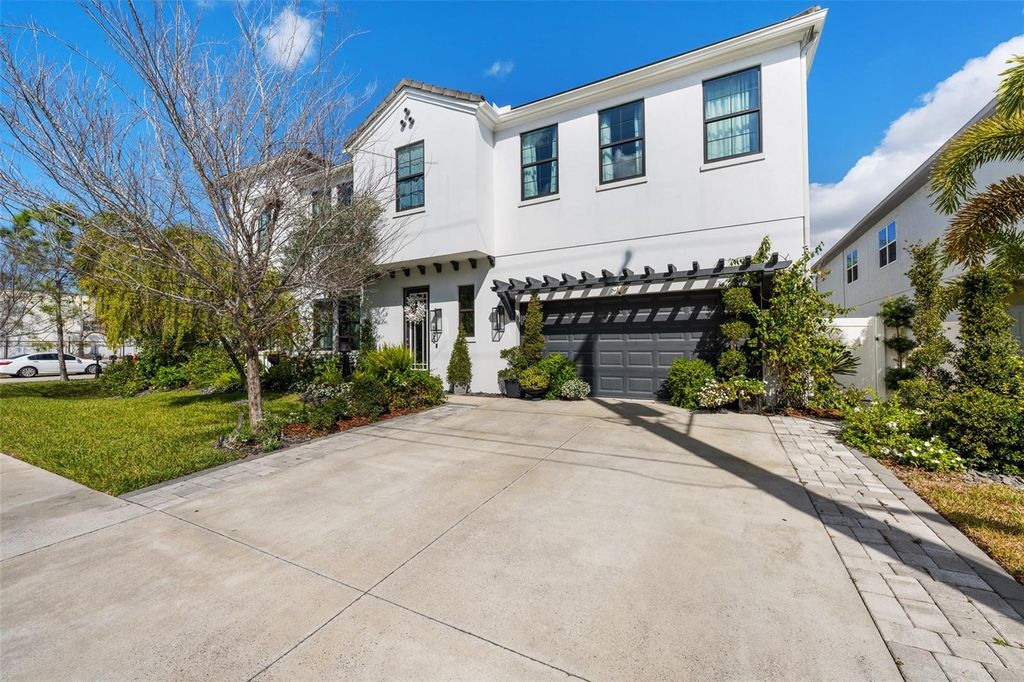 Photo of 503 N Manhattan Avenue, Tampa, FL 33609 (MLS # TB8477761)